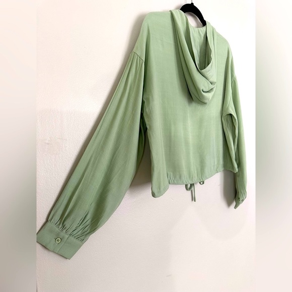 Urban Outfitters Lumiere Sage Crop Hoodies in Medium. New with tag - Picture 5 of 7